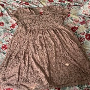 Torrid brand mauve/pink lace dress with flutter sleeves size 3